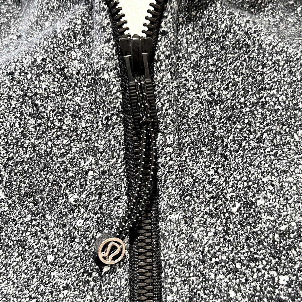 LULULEMON SCUBA HOODIE - Picture 2 of 7